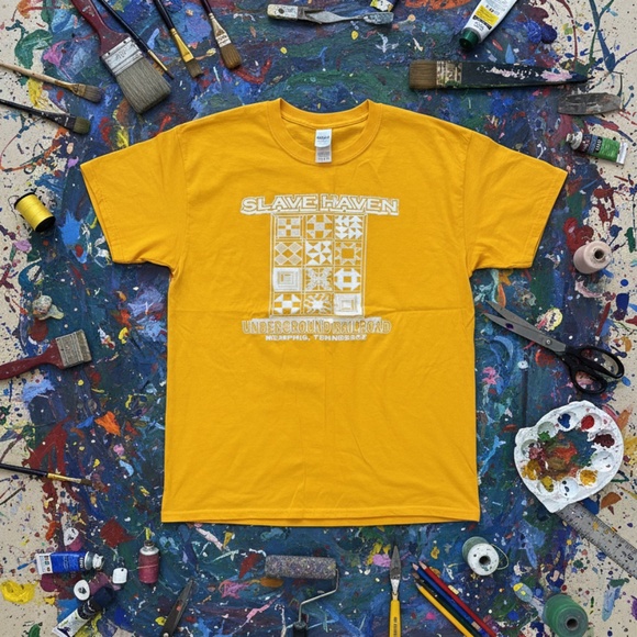 Gildan Slave Haven Graphic Tee Yellow Regular Fit - Picture 1 of 7